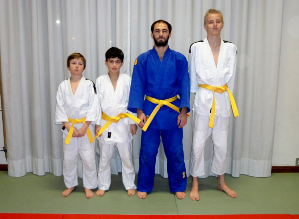 Ook Arthur slaagde in zijn examen voor 5de KYU,
net als Zaynal, Ibrahim en Geoffrey