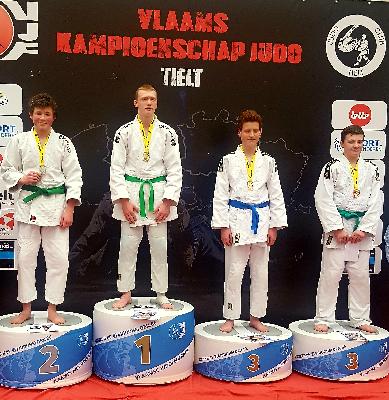 Tommie Kiebooms U15 verovert zeer knap het ZILVER.
Mooie prestatie en op naar het BELGISCH KAMPIOENSCHAP!!! 