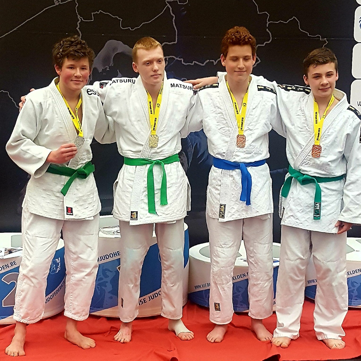 Tommie Kiebooms U15 (uiterst links) verovert na een spannende finale het ZILVER.  Knap werk en op naar het BELGISCHE KAMPIOENSCHAP!