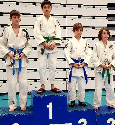 Jachja Mirzaev wint het GOUD als 1ste jaars-U18.
PROFICIAT!!!