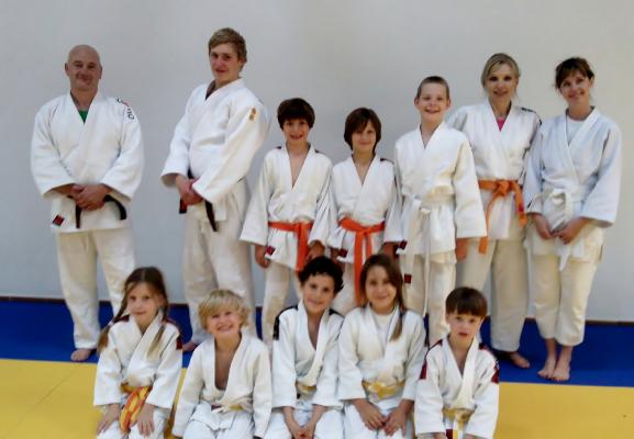 Groepsfoto van tijdens het zomer/judokamp 2012‏