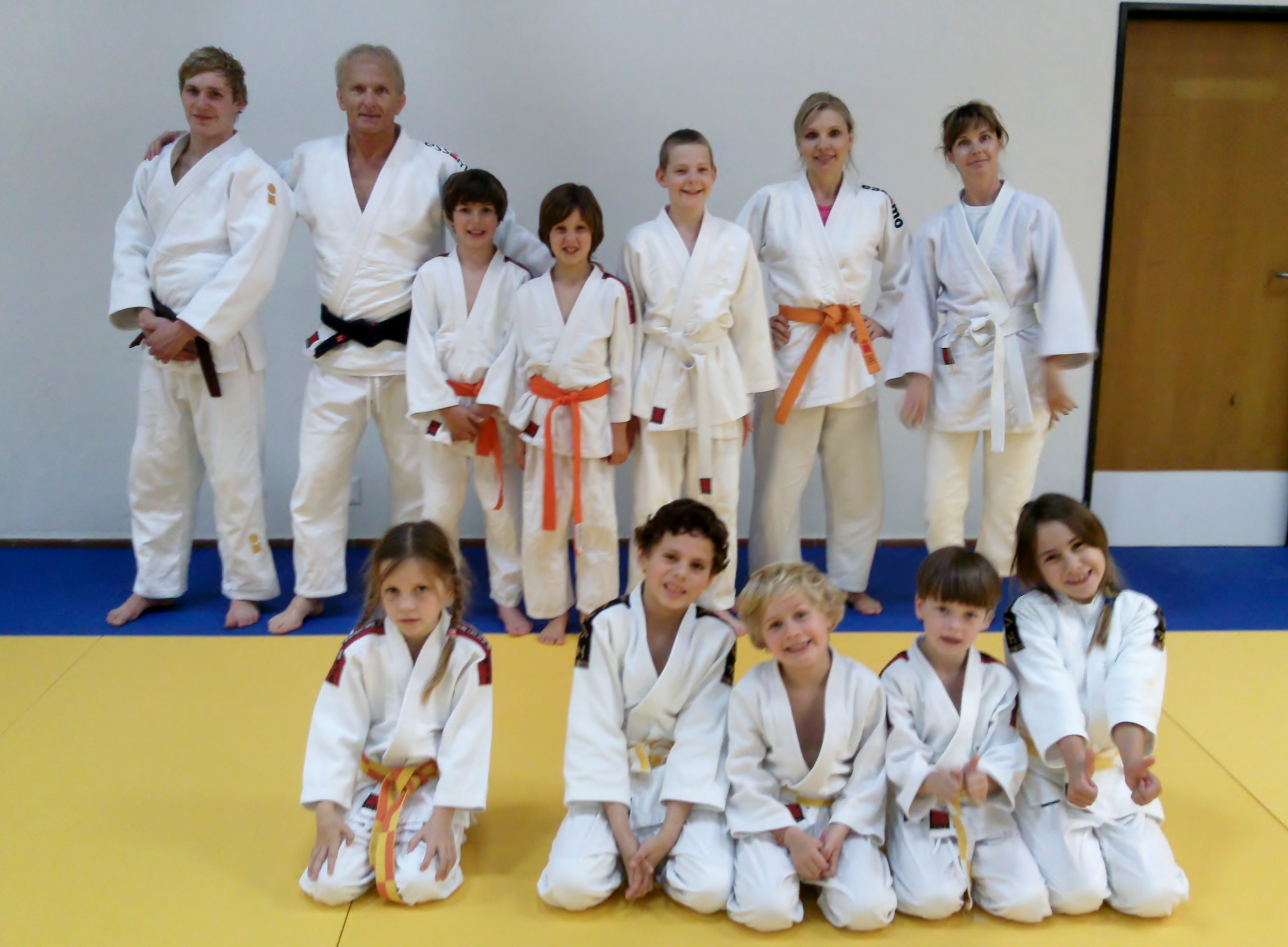 Groepsfoto van tijdens het zomer/judokamp 2012‏